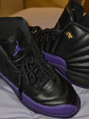 Nike air jordan 12 retro shoes size 2Y